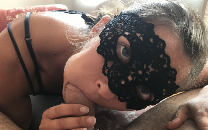 elsacat93: चोट पहुंचाने के लिए काफी बड़ा