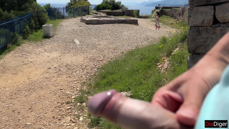 Dis Diger: Public Dick Flashing - Girl Help Me to Cum in Mountains