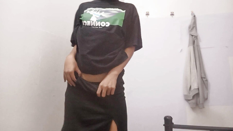 desigirl93: Fată sexy tachinând și futând cu degetul pizda pe camera web