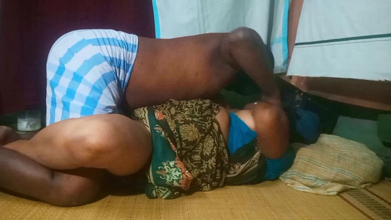 Priyanka314: घर के बने वीडियो में भारतीय आंटी की गांव की शैली में चुदाई