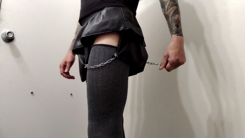 Vovxxx: Femboy Lex Řetězy uvnitř