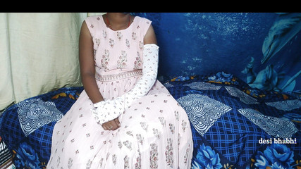 Desi step mom: Sora vitregă vrea să-și trăiască prima dorință sexuală cu fratele...