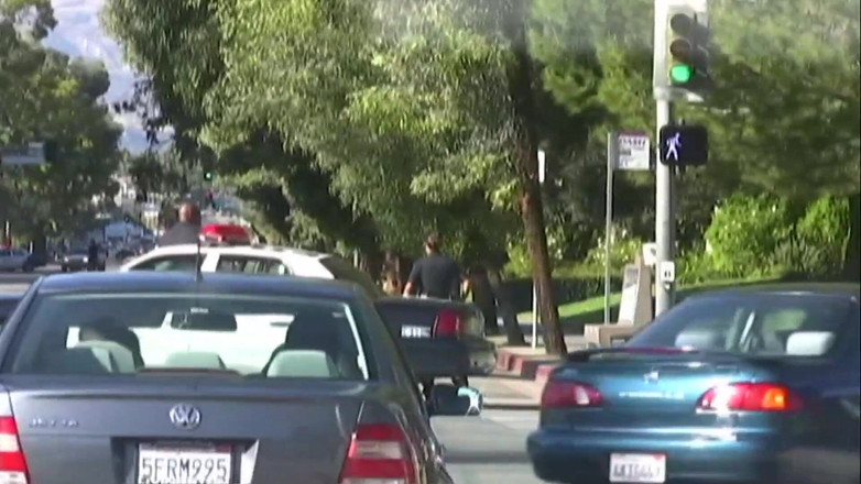 Best Amateur Sex: I bilen runkar han och hon sväljer allt