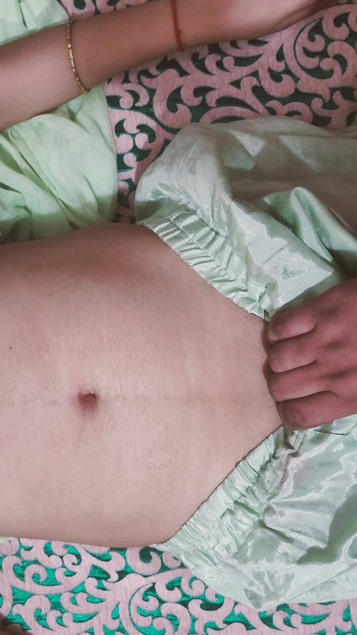 Roobi sharma: Nuera estaba completamente feliz con la polla