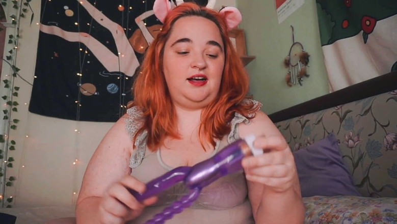 AssGives: Ukazuji moje sexuální hračky, část 1