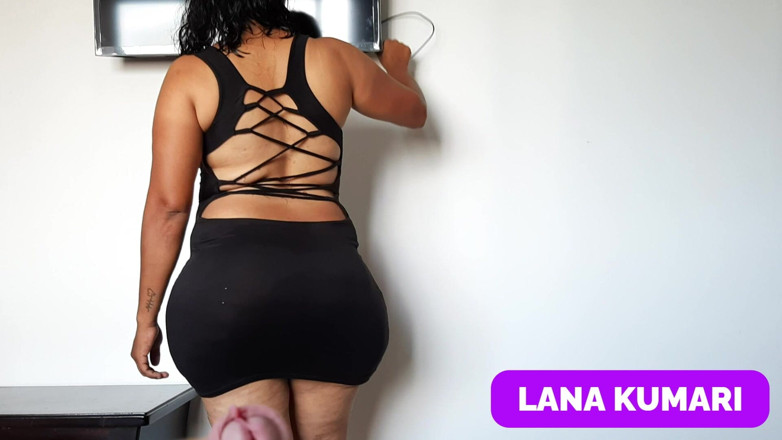 LanaKumari: Lana Kumaris Schlampe Mit Einem Schwanz Im Mund