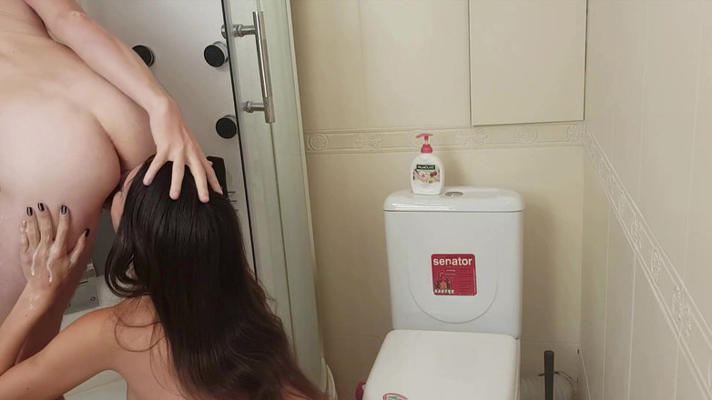 Sweet Buttocks: İşten sonra sakso çekti ve fotoğrafçının götünü yaladı