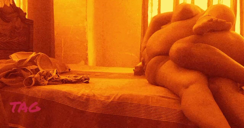 Teensex: 大胸部的热辣女友总是被男友大鸡巴吸引。