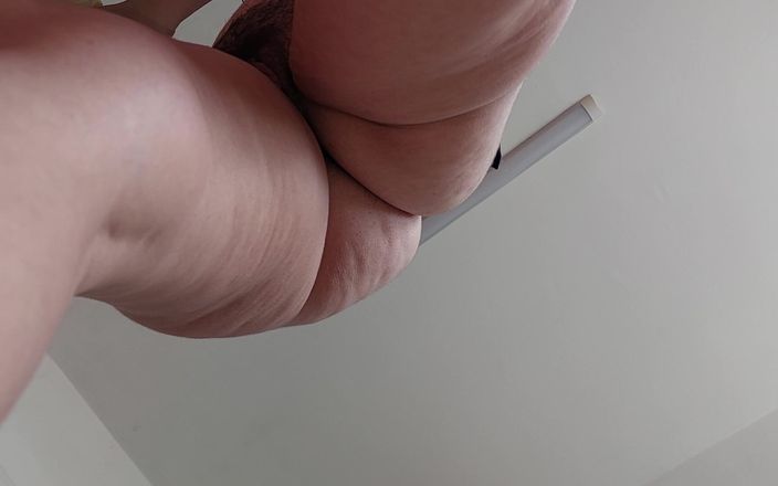 Amateur_MS: Sexy peludo coño latino, gran culo. Esposa peluda culona, coño...