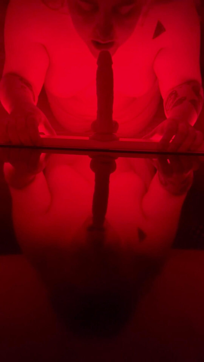 Quinnicide: Sudut pandangan pertama MILF montel deepthroat berantakan