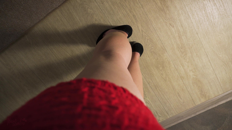 Teasecombo 4K: POV škádlení dlouhé nohy a telat na vysokých podpatcích