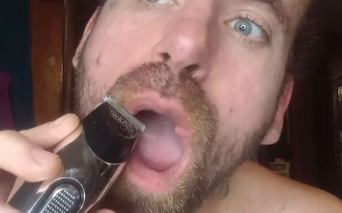 Rob Strokes: Shaving Beard