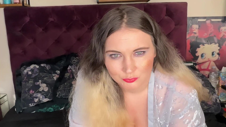 MissFFW: フェムドムBBWが喫煙しながらニードル・ディック・ルーザーを叱責