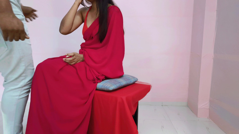 Riya0690: My Chudakkad Bhabhi Changing Saree in My Room When I...