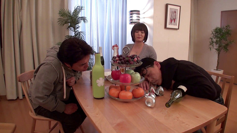 Caribbeancom: Coño lamido, belleza asiática monta polla grande