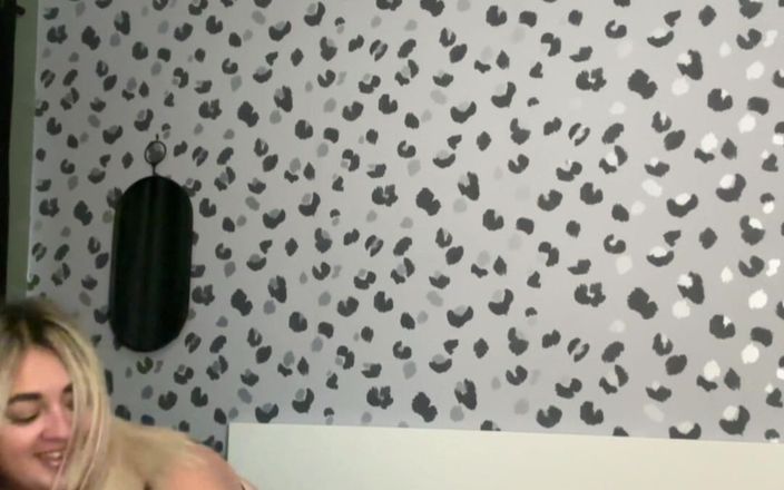 Filthy British Couple: Cặp đôi người Anh nói chuyện tục tĩu 69 trước khi vợ...
