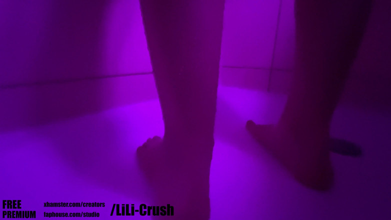 Lili Crush: I really like stroking my pussy in the shower
