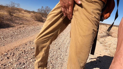 Lapetus: Piscio nei miei pantaloni da lavoro nel deserto