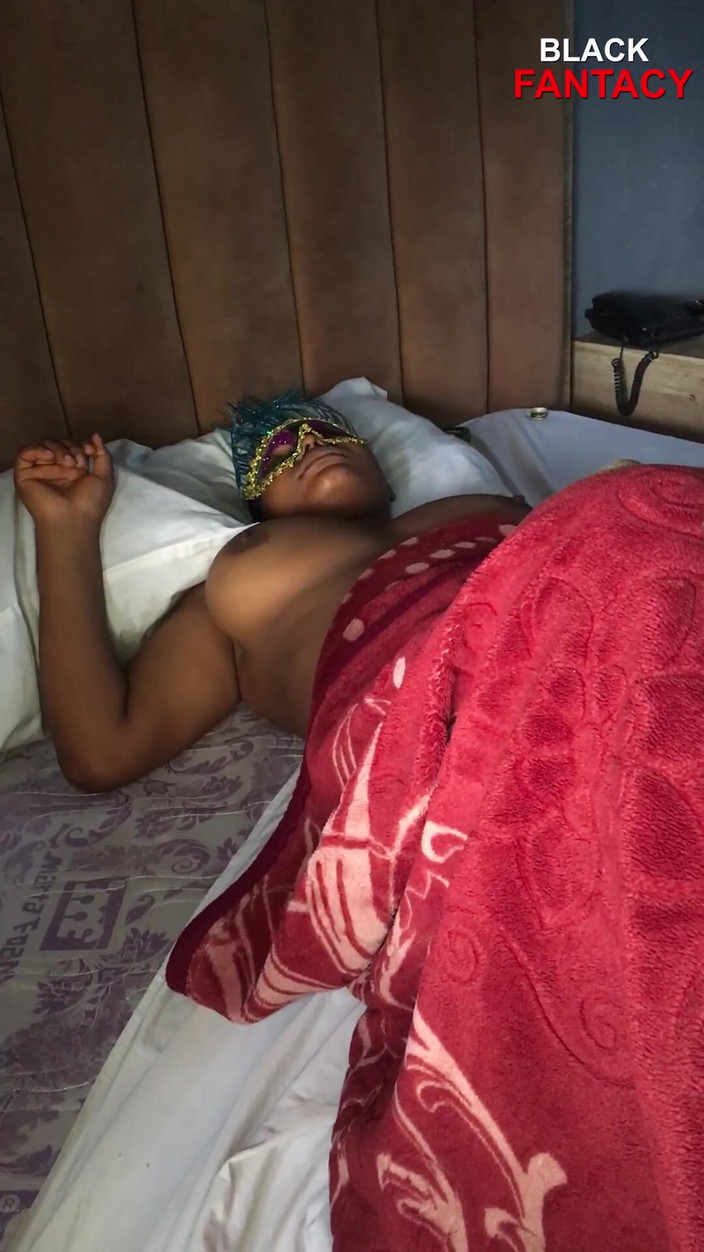 Black Fantacy: 彼女は綺麗なマンコを持っています