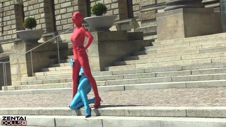 ZentaiDolls: Modele Zentai în oraș