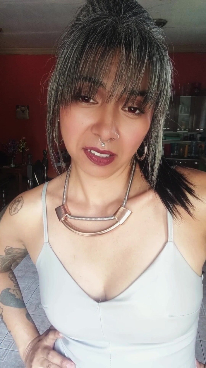 Casia Castro: 그 페니스 또는 땅콩인가요?