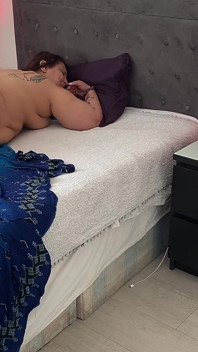 Fru fuskar med största svarta kuk hon har haft i sitt liv utan kondom och ingen mask