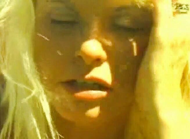 Public Lust: Блондинка-красотка с большими сиськами подпрыгивает на большом хуе