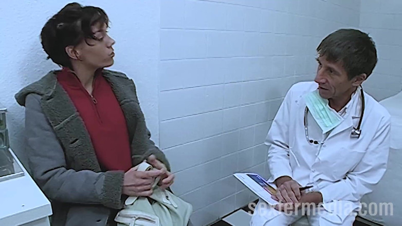 Klink by sextermedia: Pussy licking in kinky doctor office