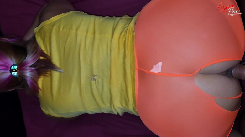 Anna Fire: MILF s velkými prsy ošukaná po tréninku