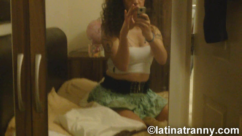 Nikki Montero: Nikki Montero в Великобритании, сексуальные селфи-видео у зеркала