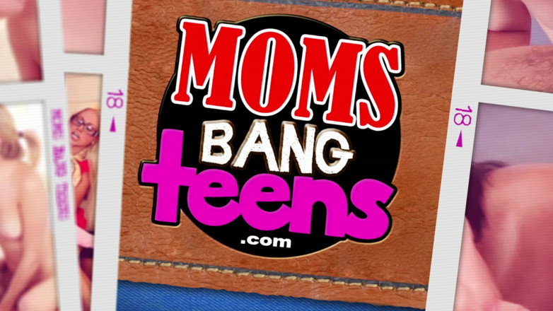 Moms Bang Teens: Moms Bang Teens - Kacy Lane สาวสีผมบรูเน็ตและ Jessy โดนจับได้ว่าเย็ดบนโซฟาโดย eva แม่เลี้ยงซุกซนที่ให้บทเรียนเย็ด