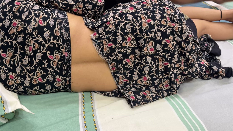 Hornycouple149: Była zły, dzieliliśmy pojedyncze łóżko, pełne hindi audio