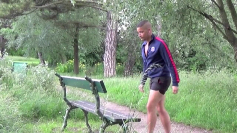 Gaybareback: Latino von einem französischen top-jungen im cruising-wald im freien gefickt