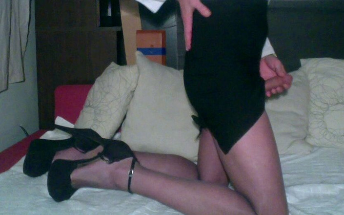 TVI Studios Val Parker: Punčocháče a bosé honění do boty