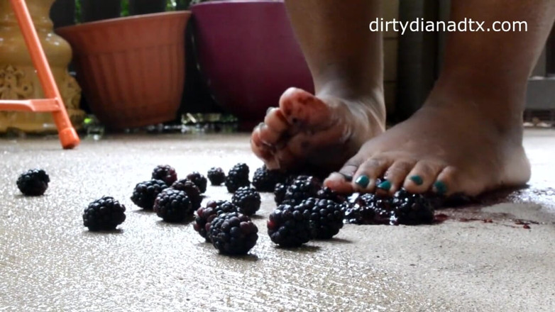 Dirty Diana Fetishes: Fruit smashing fetish part 2