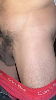 Curvă latino cu pula mare, twink solo masturbează o ejaculare mare în aer liber prinsă jerkin