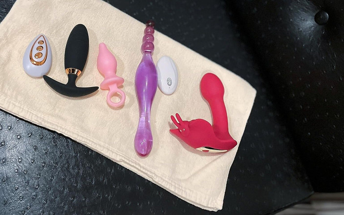 ushirosugatanomiki: 여죄수처럼 취급하고 똥구멍 발달을 비난하는