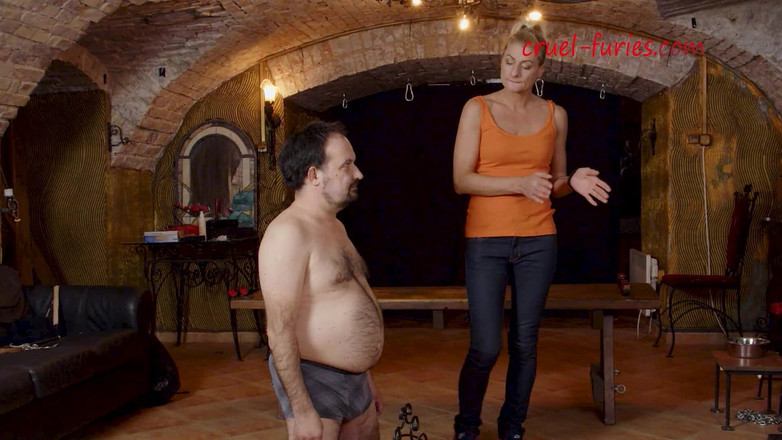 Cruel Furies Femdom: Tapa no rosto feio