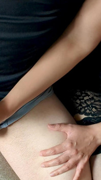 Sexy, sensuele aftrekbeurt leidt tot explosieve cumshot