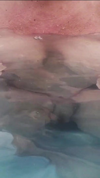 Ik schud mijn borsten in de spa alleen voor jou