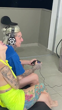 I Seduce My Gamer Stepbrother Until I Convince Him to Eat My Pussy and Give Me to Drink His Semen - Katty Blake