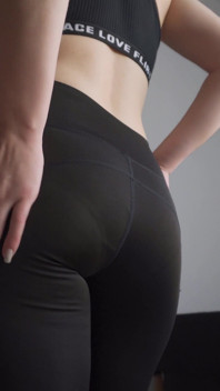Fitness Girl Teases Visible Panty Lines in Tight Leggings