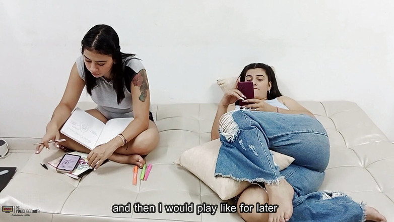 Candyrouse: Hot Sex Between Cute Lesbians with Big Ass - Porn in...