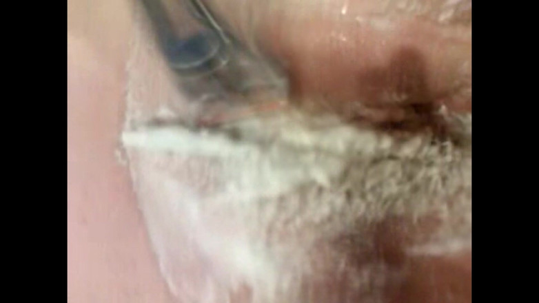 Dogging after dark: Rasatura della figa liscia