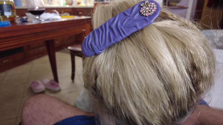 LoveHomePorn: Cewek rambut pirang nyepong kontol pria gemuk yang lebih tua