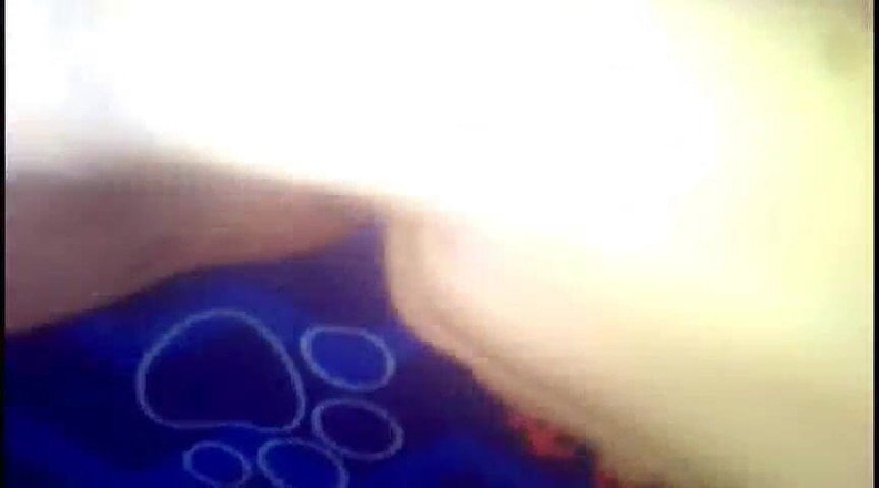 Dorelviss: 穿着蕾丝丁字裤的黑发女郎在 4k 中自慰