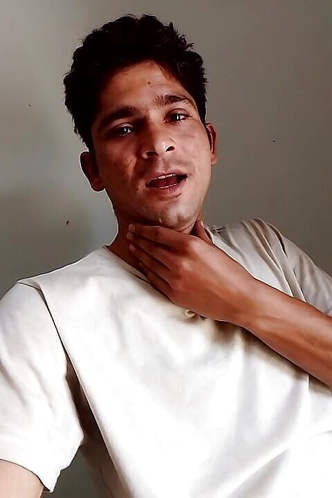 Gangbang straight: 印度可爱德西的小便致敬