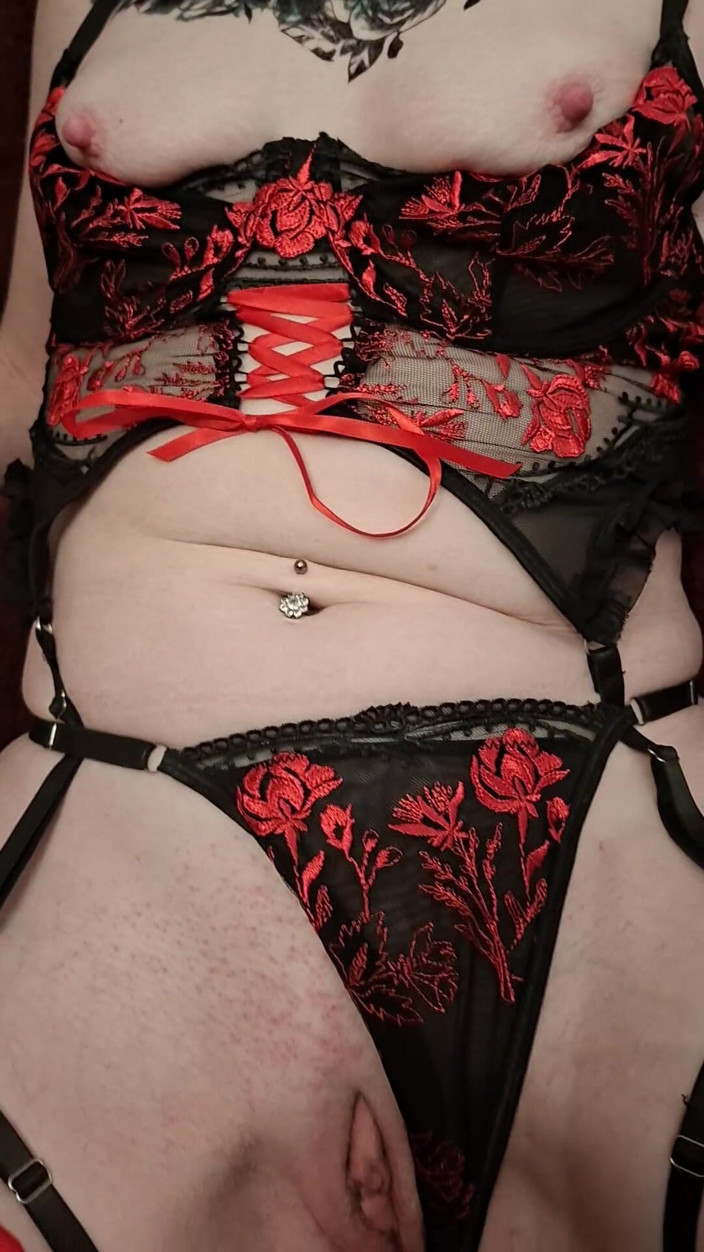 Chantillylace2025: Chantillylace2025 Giving My Pussy a Nice Seeing to