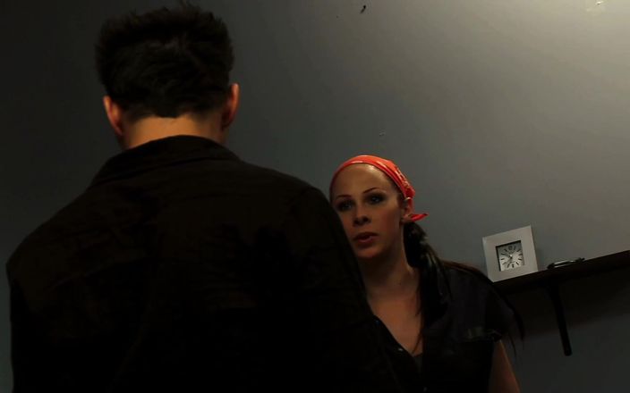 FapFlare: Gianna Michaels prende il cazzo di un ragazzo di classe...