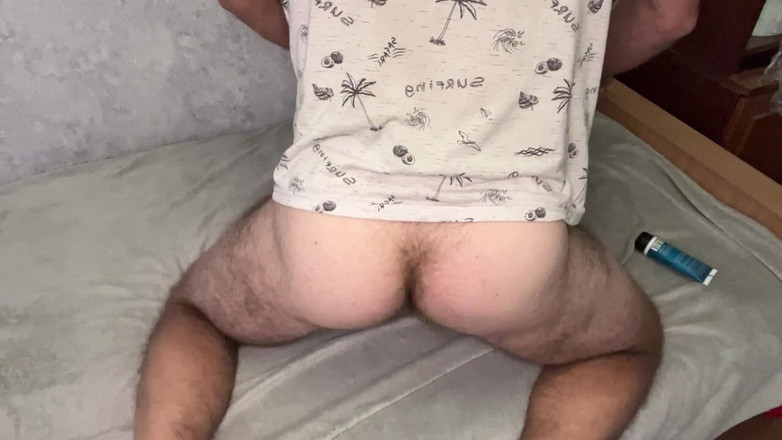 MaxHotty: बालों वाले गर्म डैडी के साथ फ्लिप-फ्लॉप